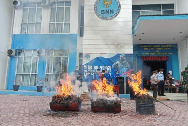 BNNK MANDAILING NATAL MUSNAHKAN BARANG BUKTI NARKOTIKA