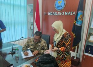 Mengawali Tahun 2025 Para Personil BNNK Mandailing Natal Melaksanakan Tes Urine